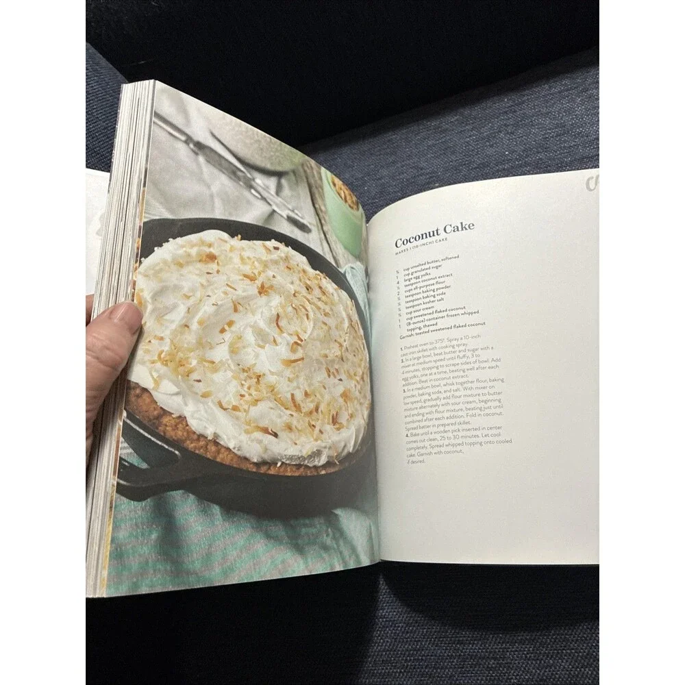 Cake : Layered, Frosted, Sliced and Shared by Brooke Michael Bell (2018,...